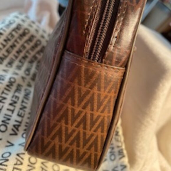 MARIO VALENTINO, AUTHENTIC EUC V LOGO PVC LEATHER CLUTCH HANDBAG - Picture 5 of 10